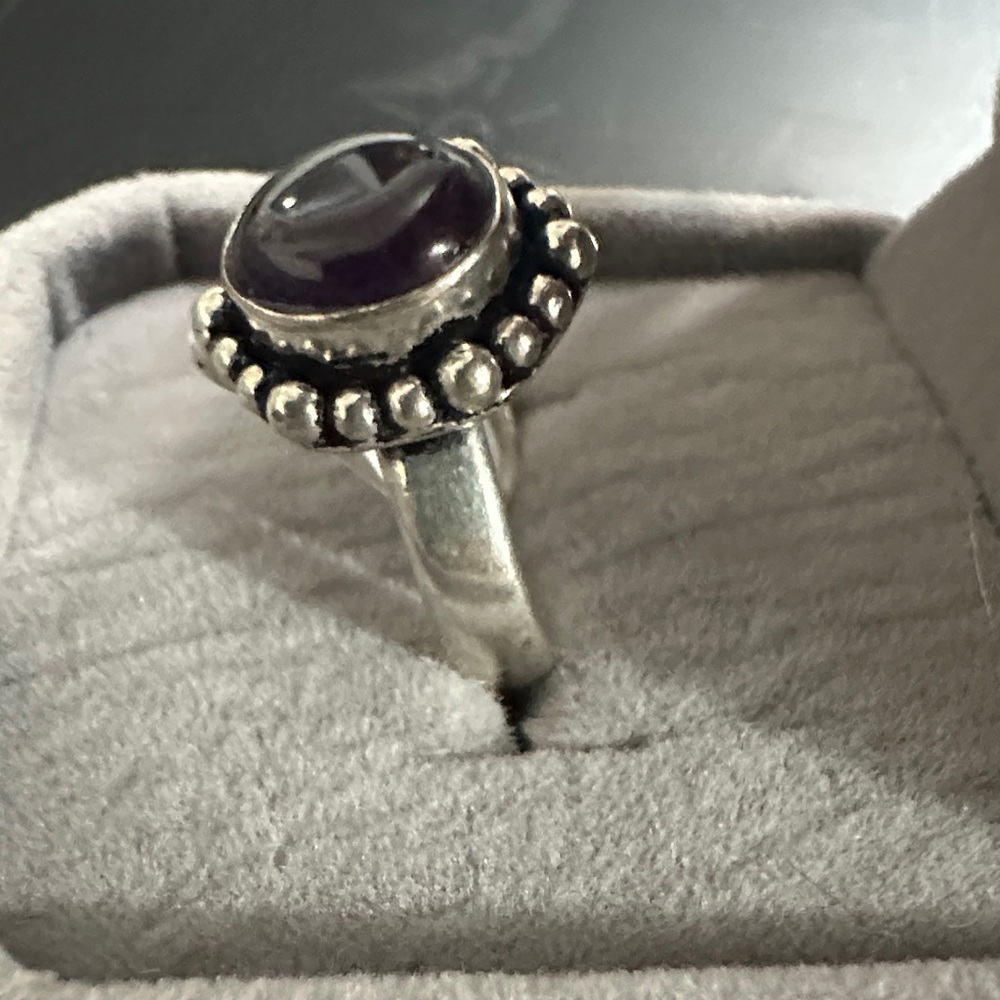Sterling Silver Amethyst Oval Cocktail Ring - Purple Size 7.5 - Picture 3 of 5